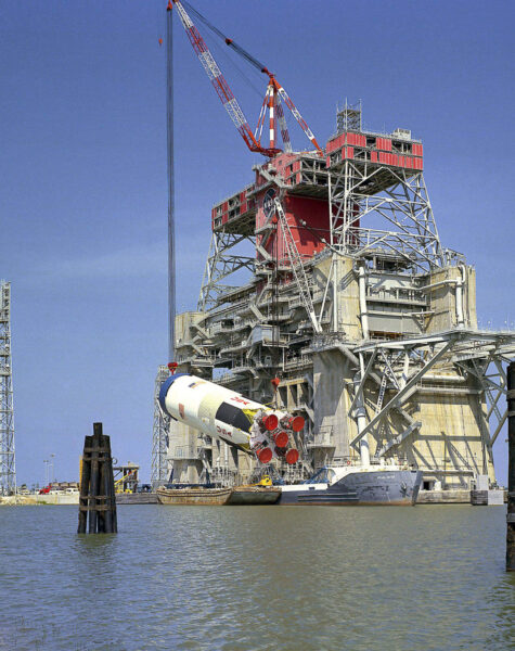 majestic-oil-rig-amidst-a-fiery-ignition-wgcn154kbfp1xxfc
