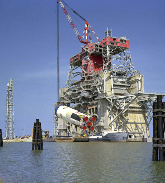 majestic-oil-rig-amidst-a-fiery-ignition-wgcn154kbfp1xxfc