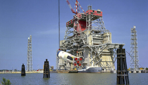 majestic-oil-rig-amidst-a-fiery-ignition-wgcn154kbfp1xxfc